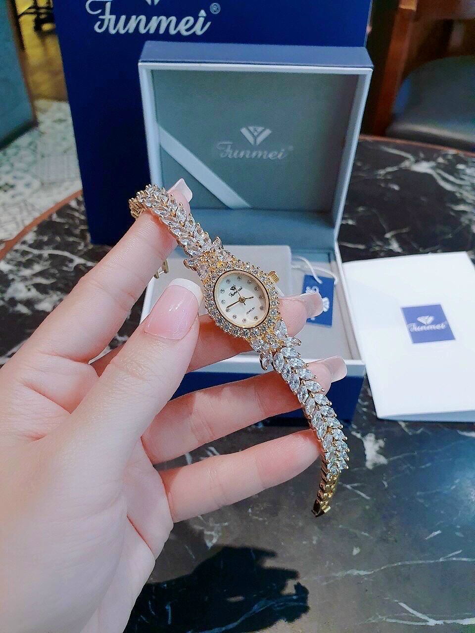 dong-ho-funmei-nu-f20471833c39b06981fbea182508a3707a01d