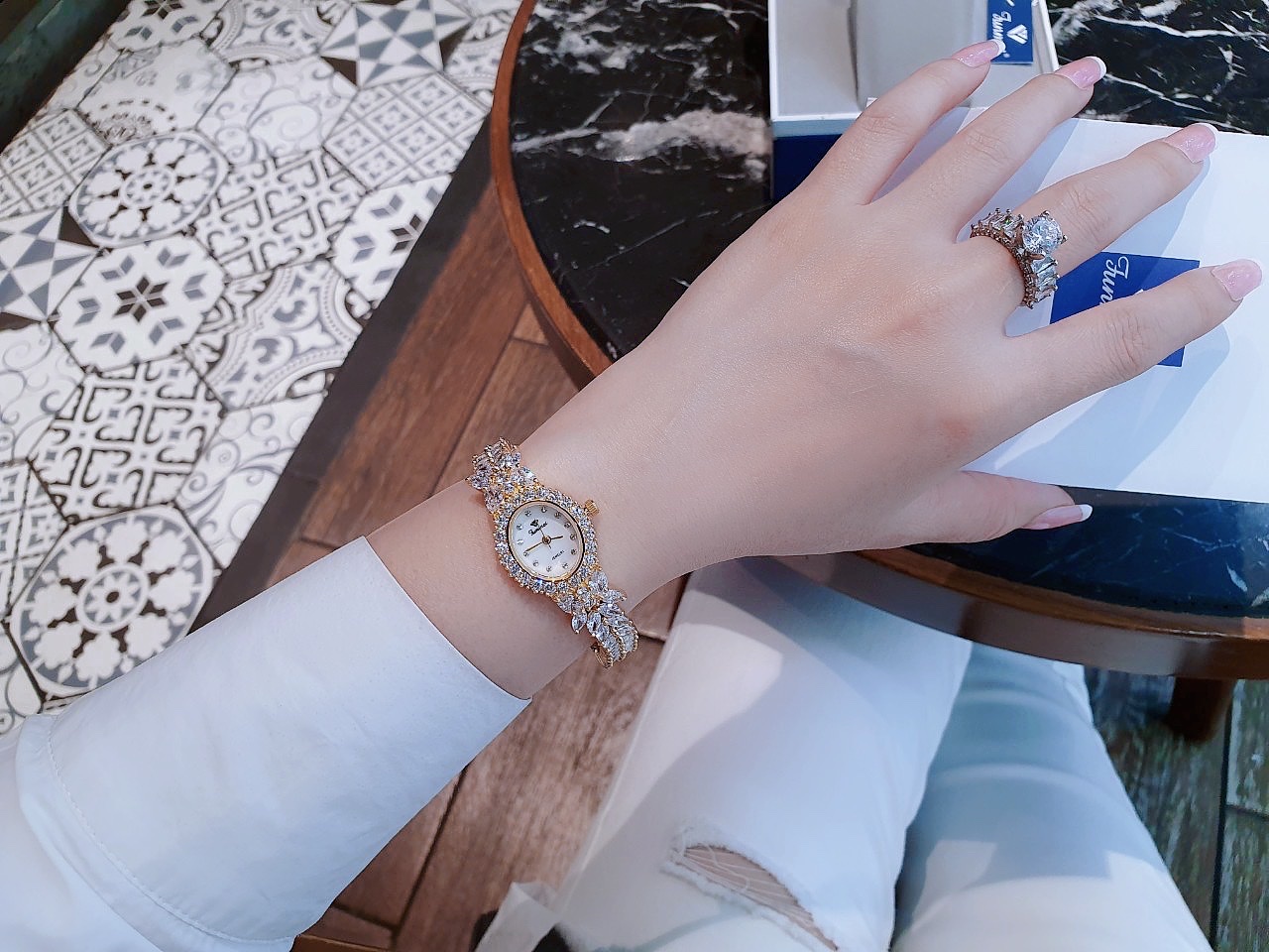 dong-ho-funmei-nu-f20474783352de66fab34d97bcbf4e713275d