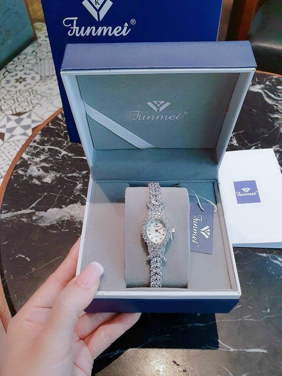 dong-ho-funmei-nu-f20479769d0ecc29d01e75b6fefea52cba1f6