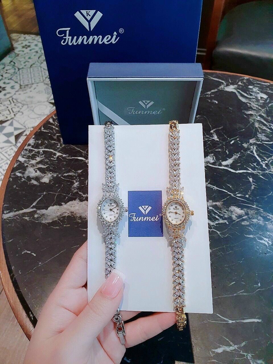 dong-ho-funmei-nu-f2047c7b77ef17a407eb74c8937bddcfac82c